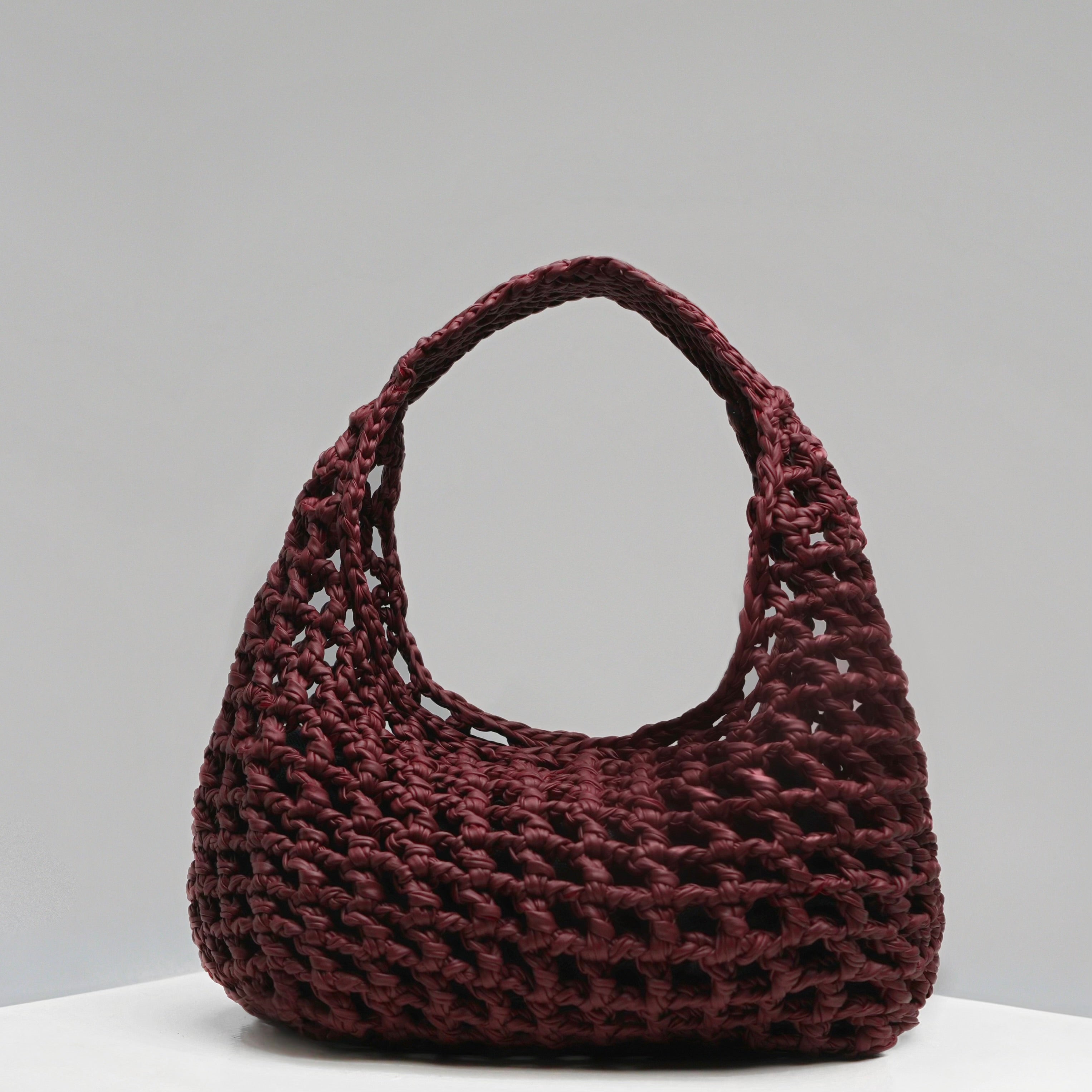 Selene Matte Shoulder