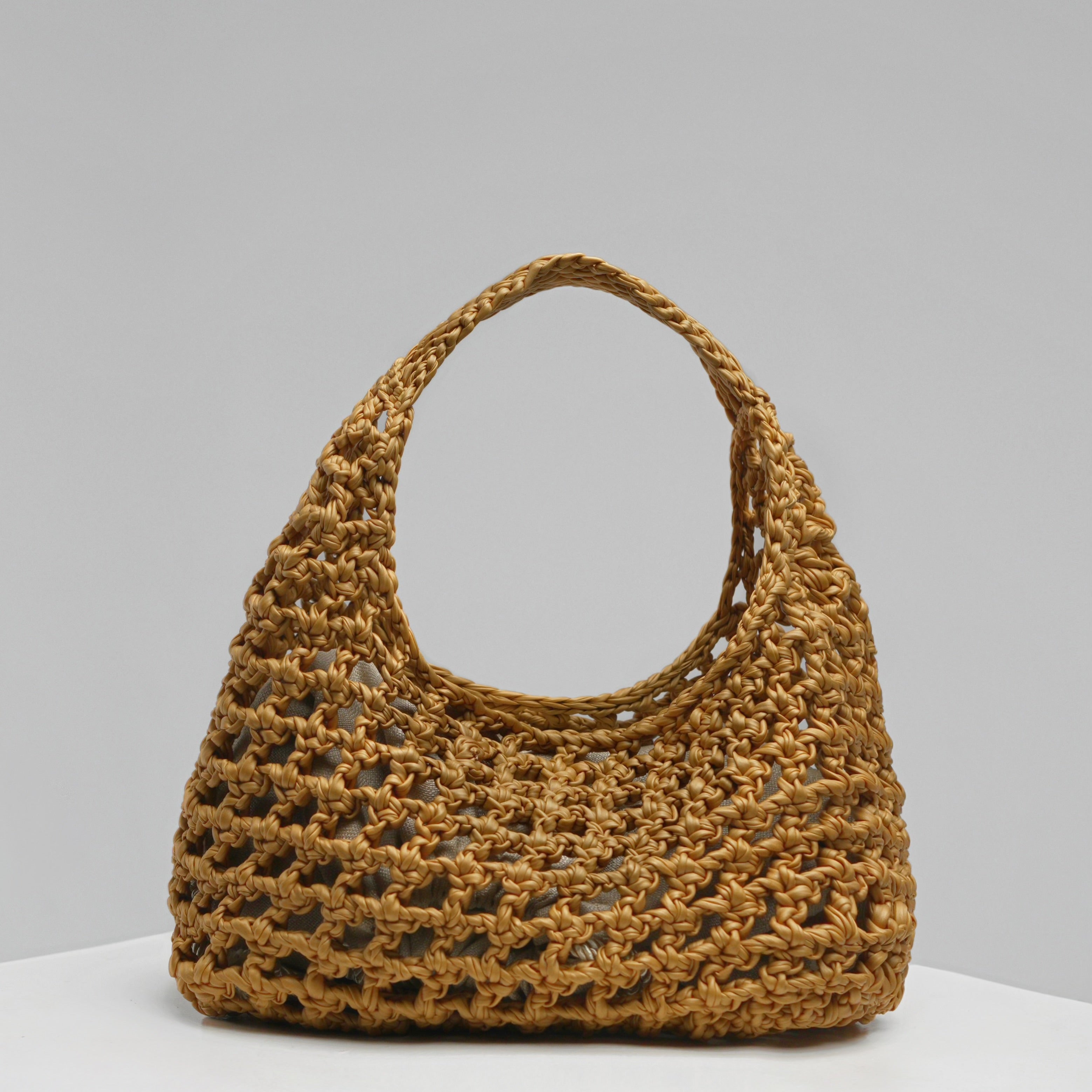 Selene Matte Shoulder