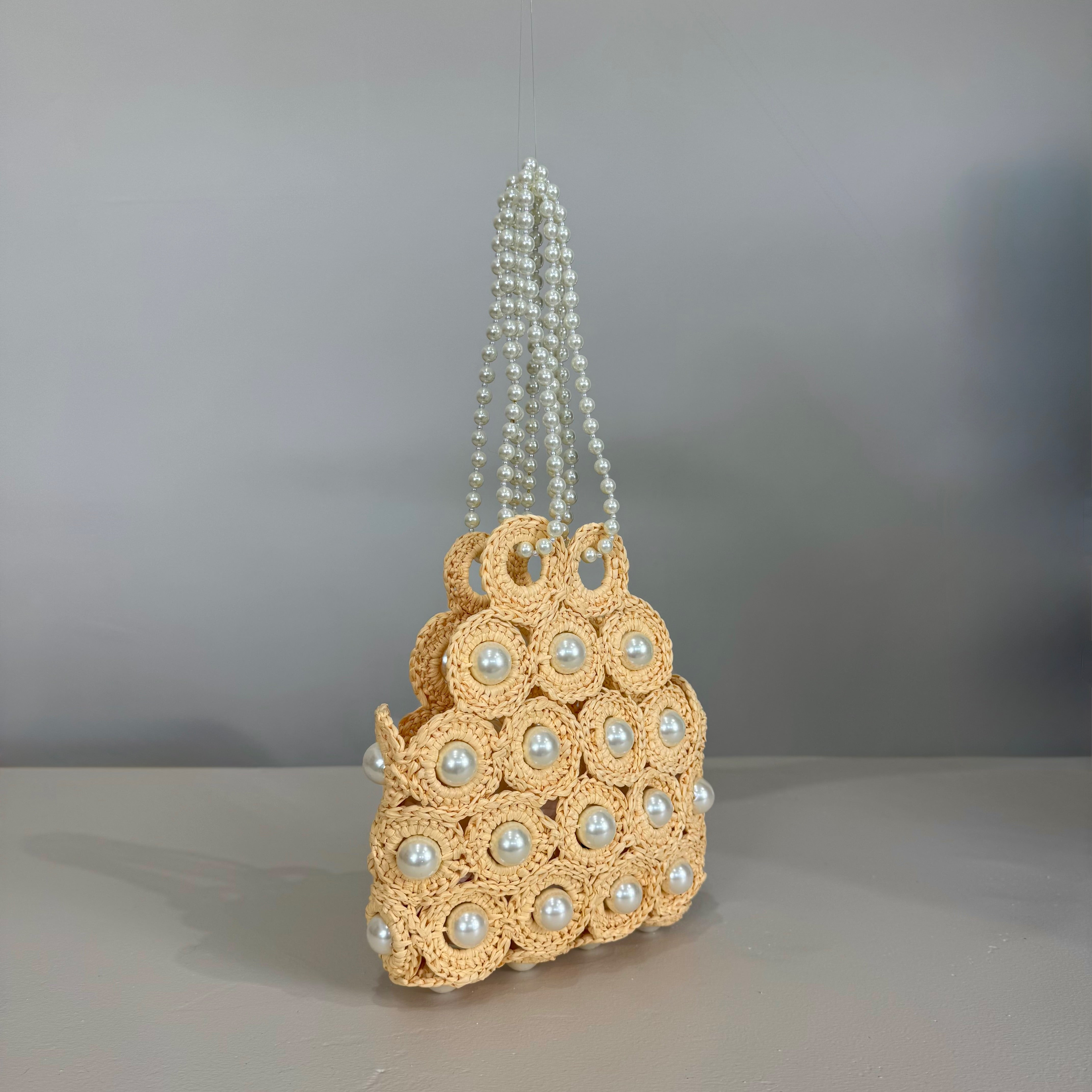 Raffia Pearl