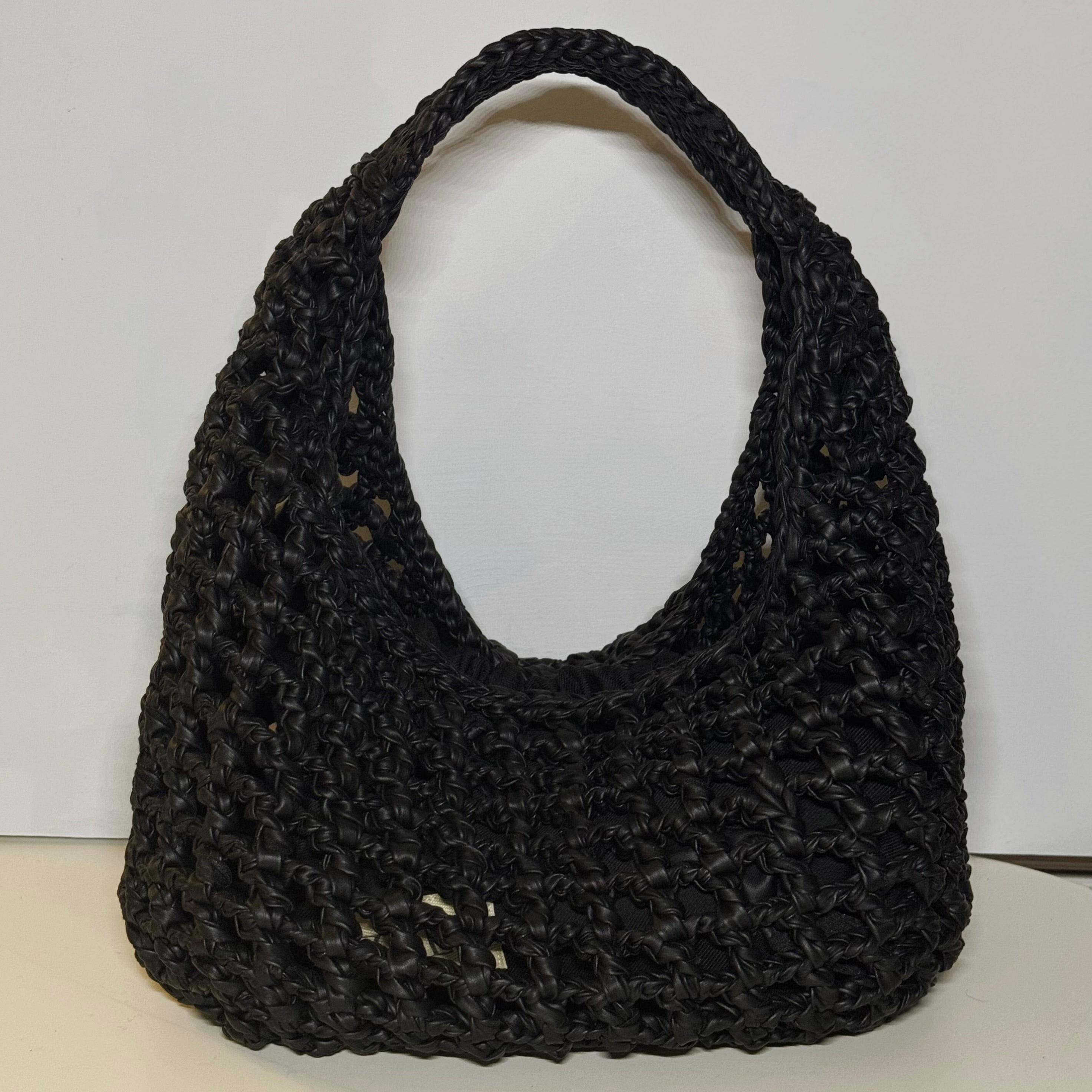 Selene Matte Shoulder