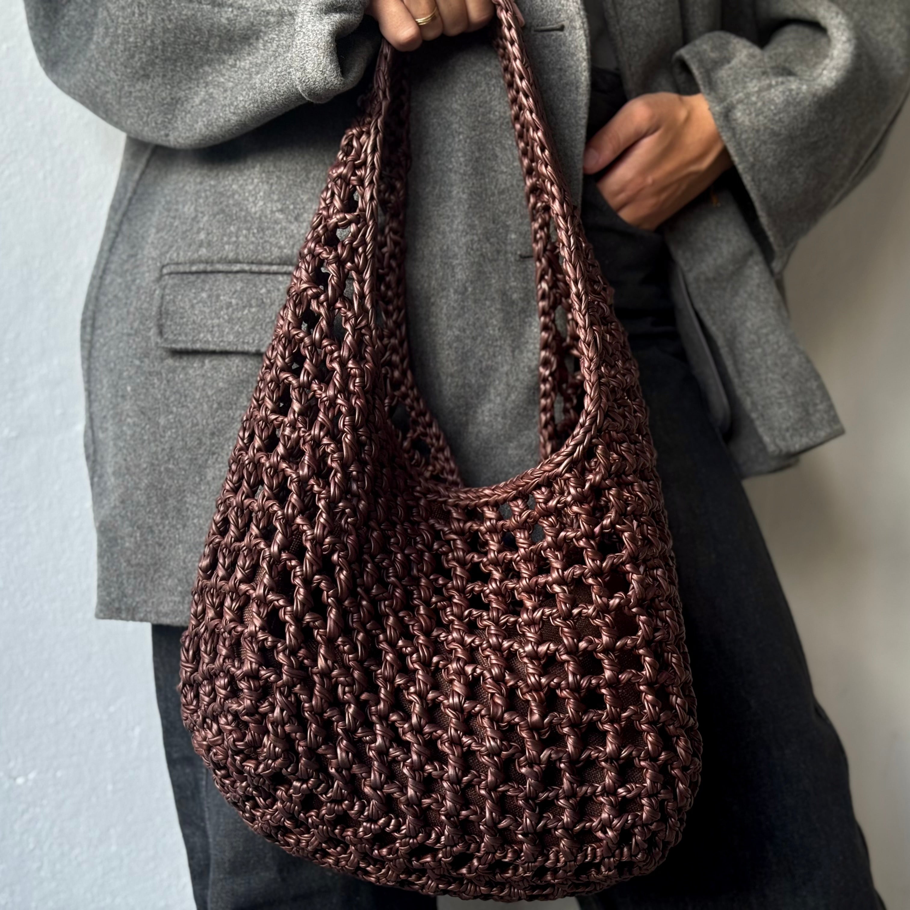 Selene Matte Shoulder