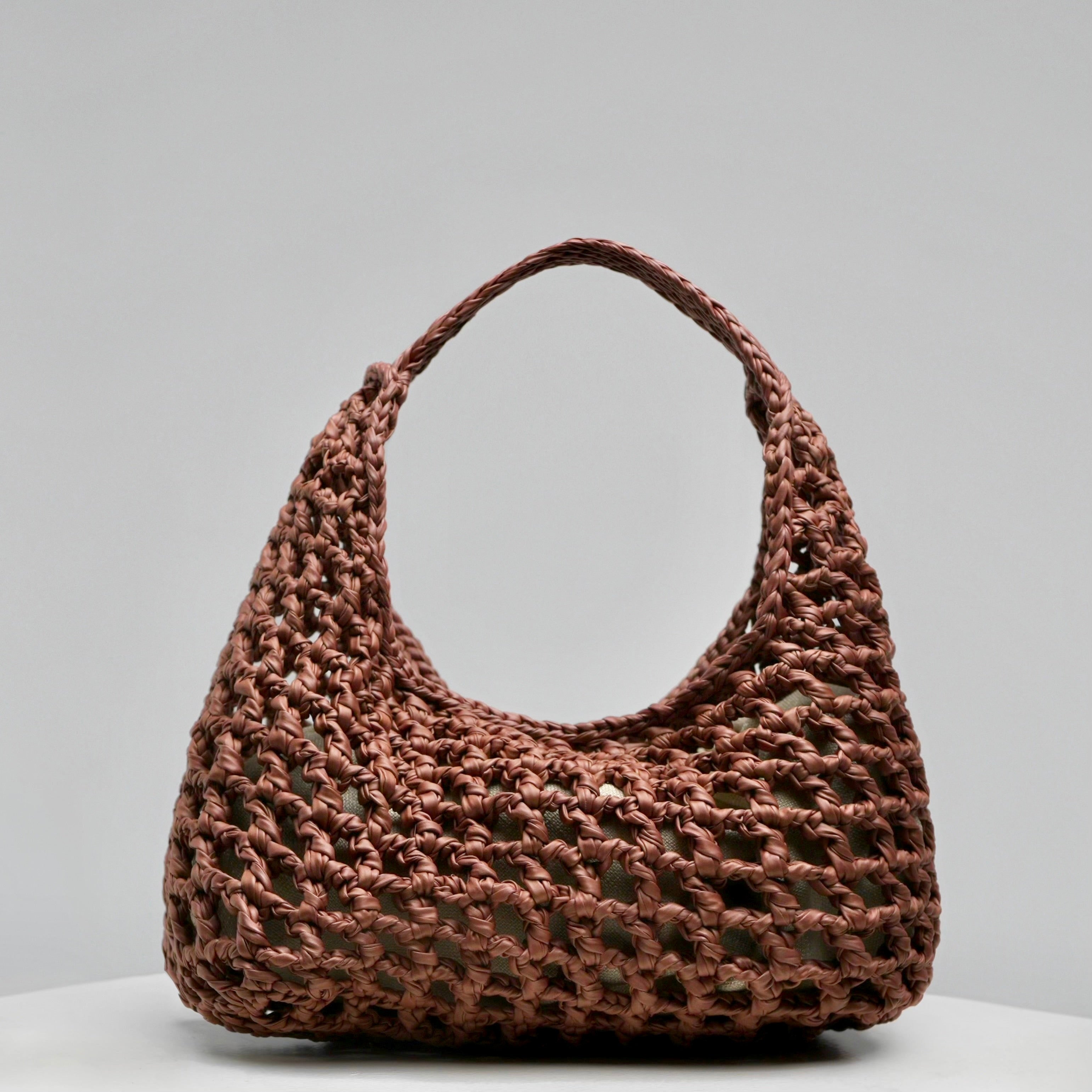 Selene Matte Shoulder